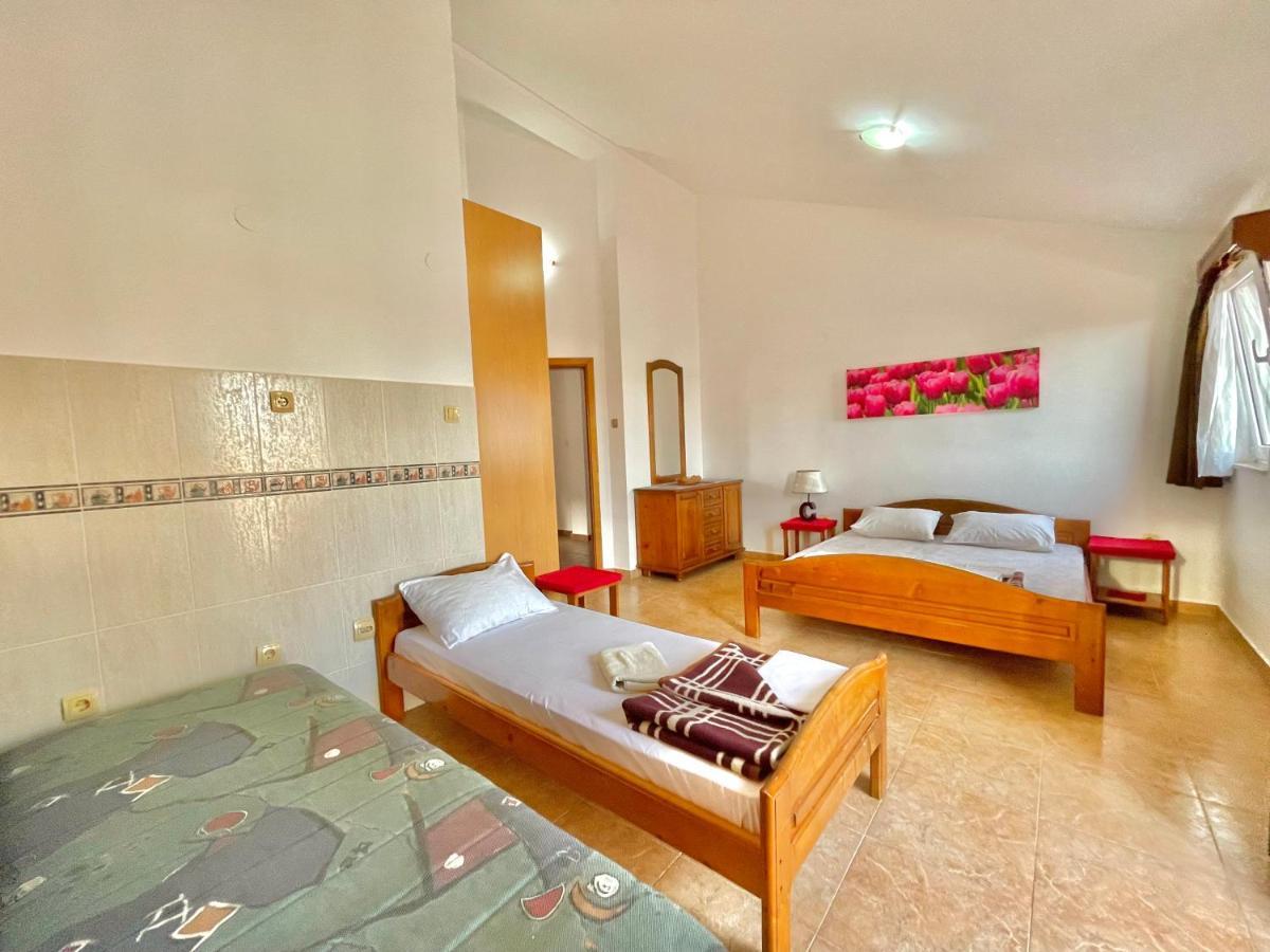 Vila L Budva Hotel Buitenkant foto