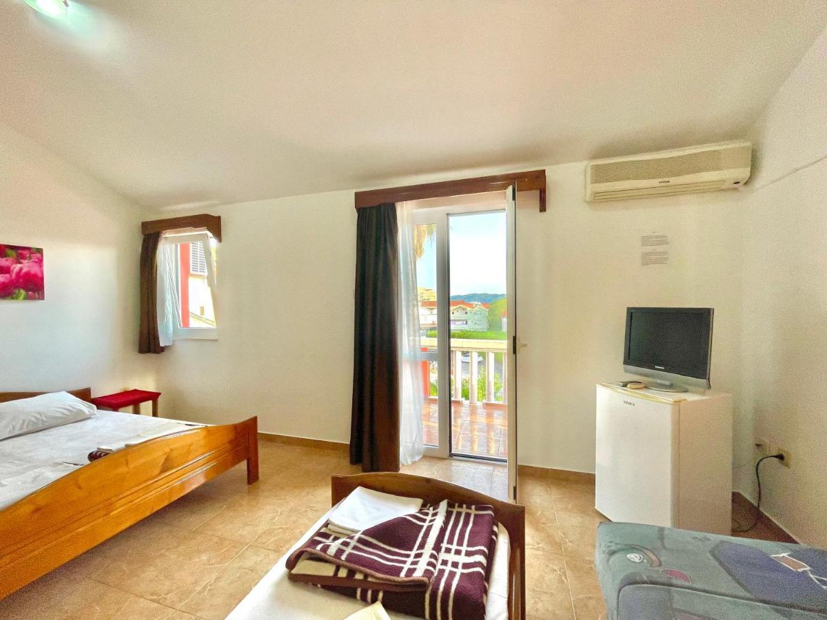 Vila L Budva Hotel Buitenkant foto