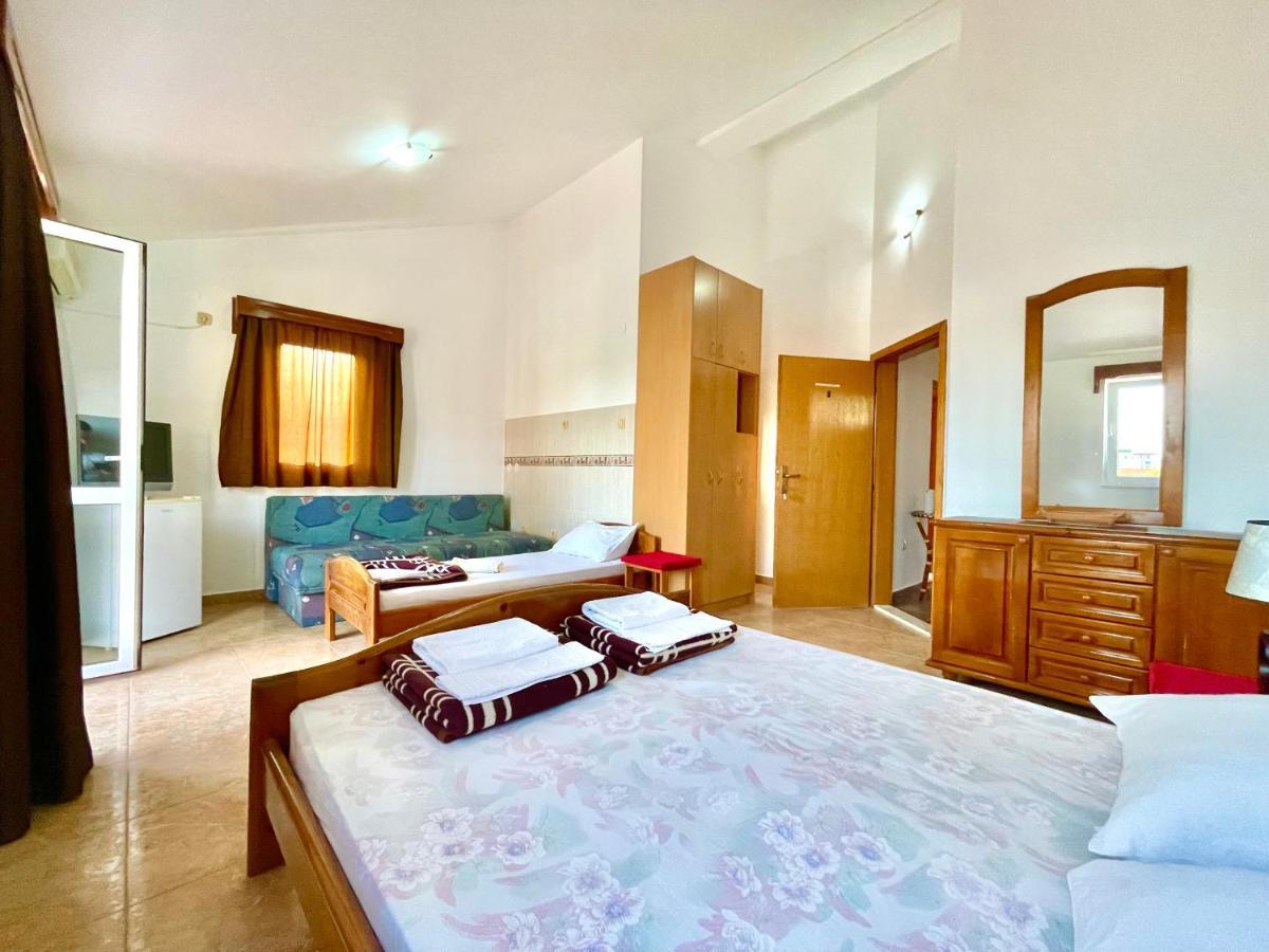 Vila L Budva Hotel Buitenkant foto