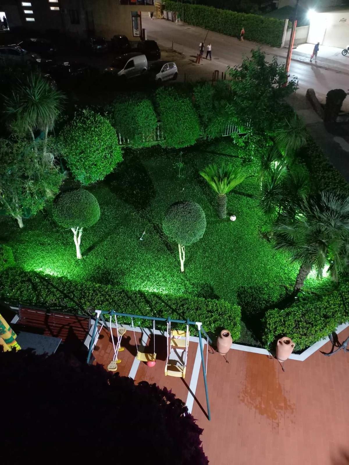 Vila L Budva Hotel Buitenkant foto